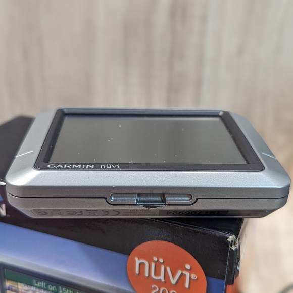 Garmin GPS nuvi 200 Affordable Navigation Touchscreen Ultra Slim - Picture 11 of 16